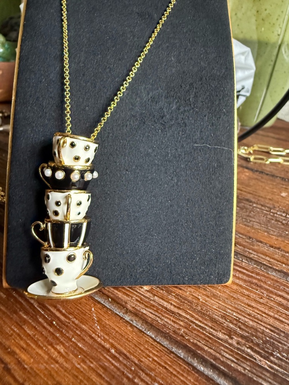 Kate spade vintage Tea Cup Stack Pendant Necklace - Gold-tone White & Black